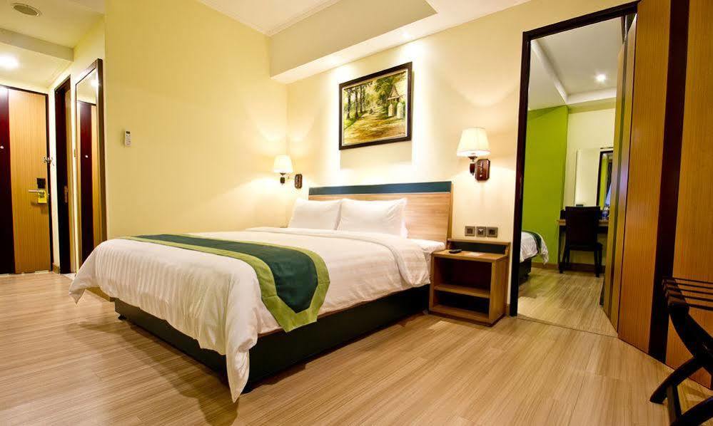 Green Batara Hotel Bandung Exterior foto